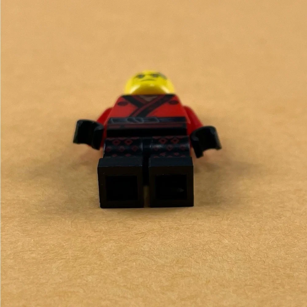 LEGO Kai Red Ninja Ninjago Minifigure Red Black njo360